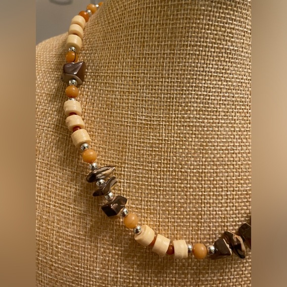 Boho bead and stone necklace - Picture 4 of 5